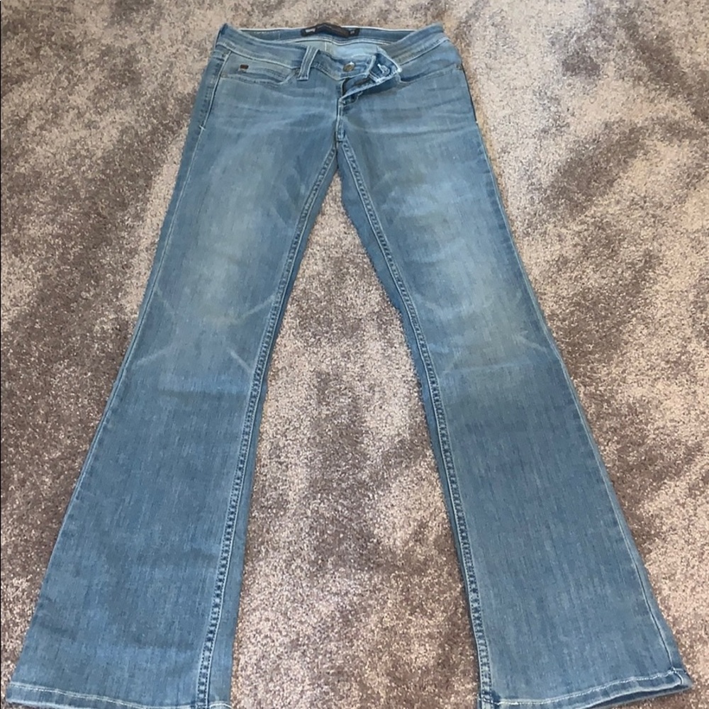 Women’s Levi jeans